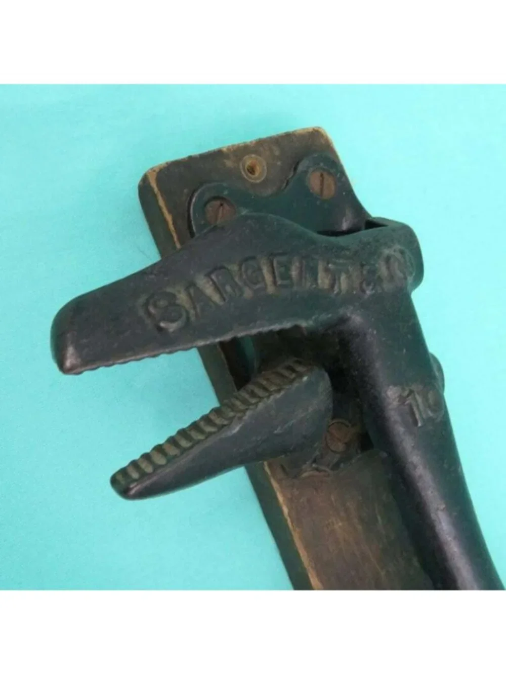 Sergent & Co #10 Wall Mounted Cork Puller Iron Spring Wine Spirits Cork Grip